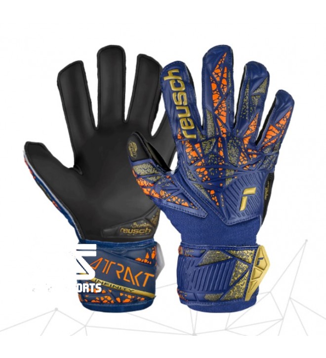 GOALKEEPER GLOVES